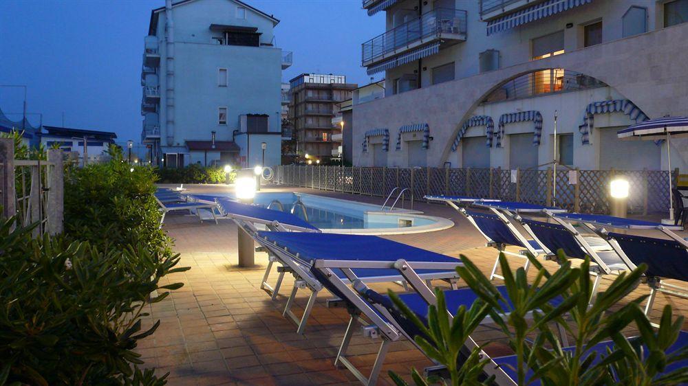 Residence Moderno ลิโด ดิ ซาวิโอ ภายนอก รูปภาพ