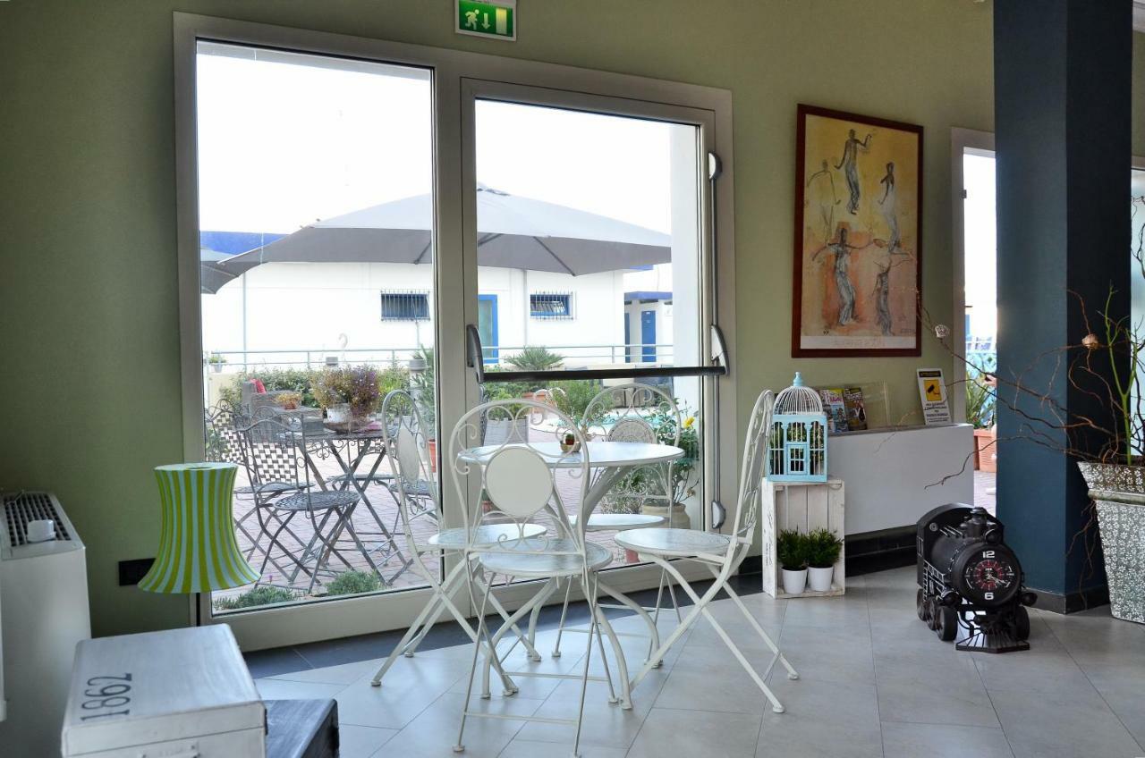 Residence Moderno ลิโด ดิ ซาวิโอ ภายนอก รูปภาพ